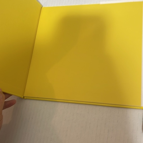 2 kids books The Piggy In The Puddle and A Dog Needs A Bone! - Picture 5 of 10